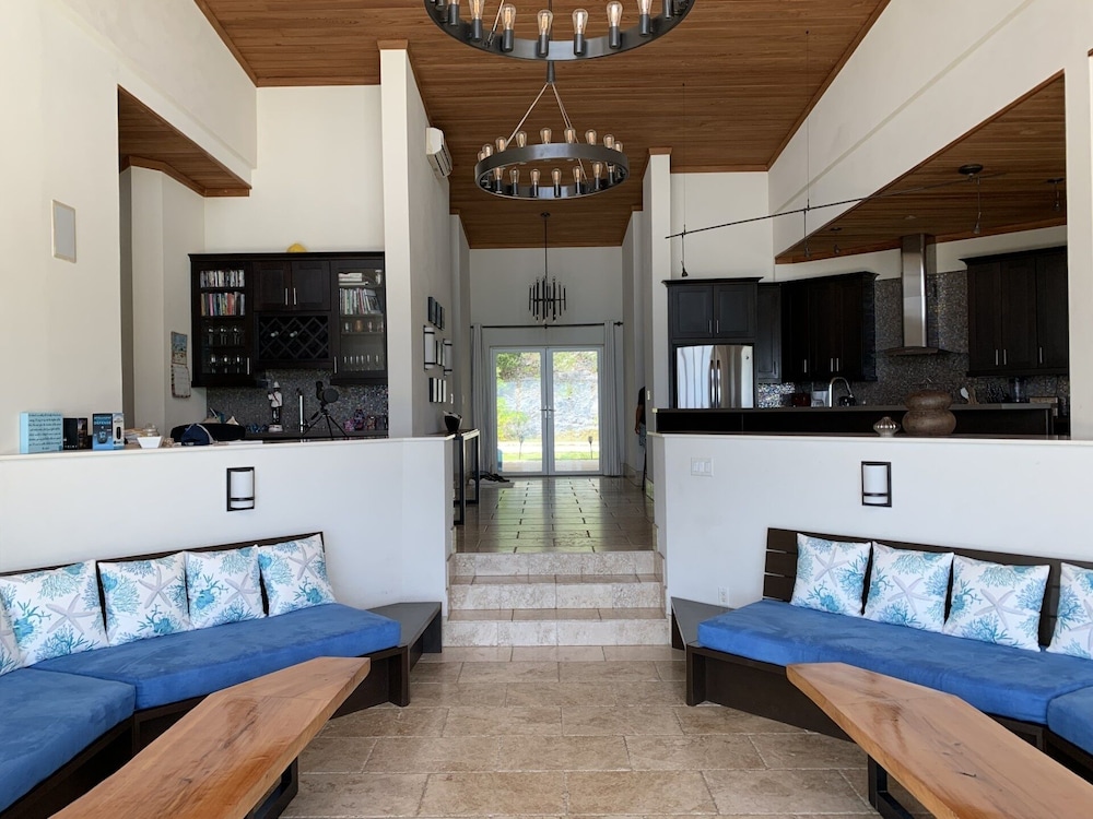 Sky Beach Club Rock House 4 Bedroom Home - Photo 7
