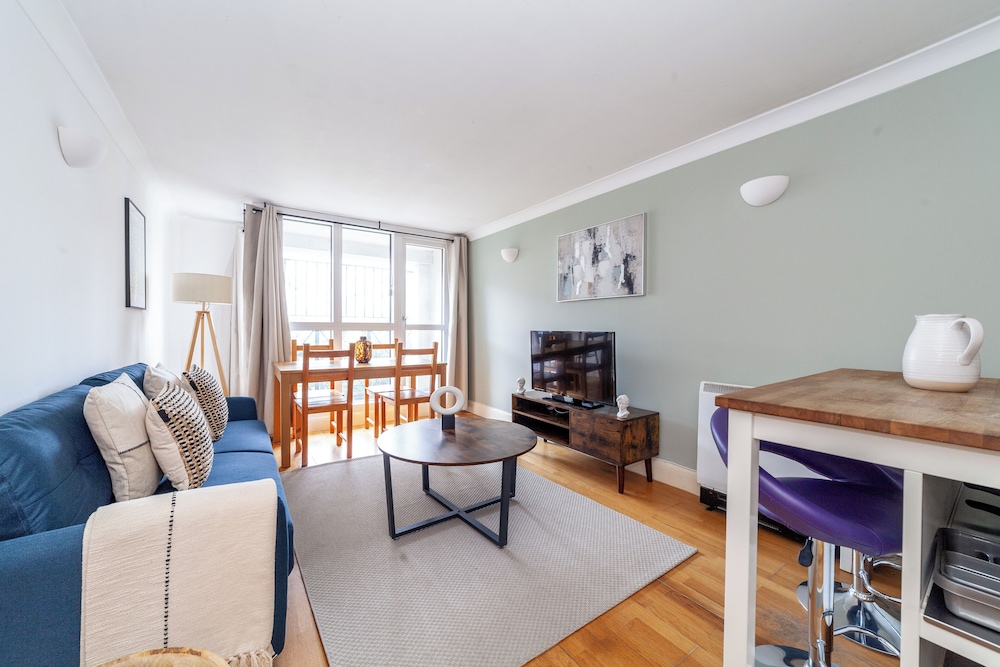 Modern Dalston Apartment