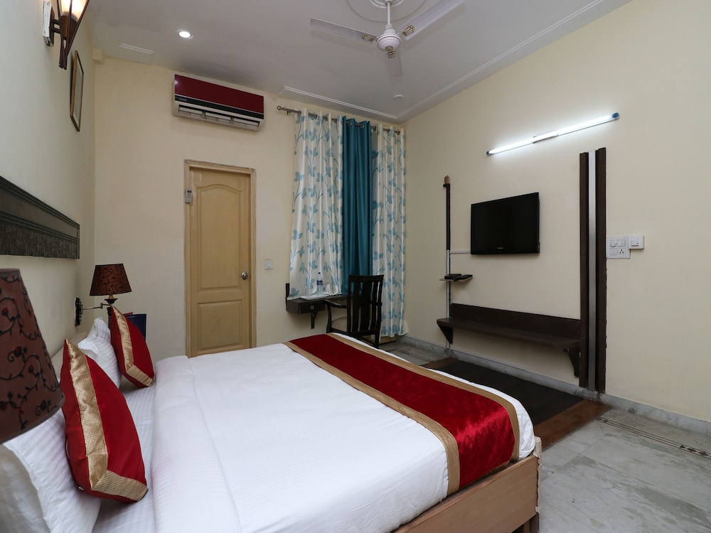 OYO 12968 Hotel The Domus