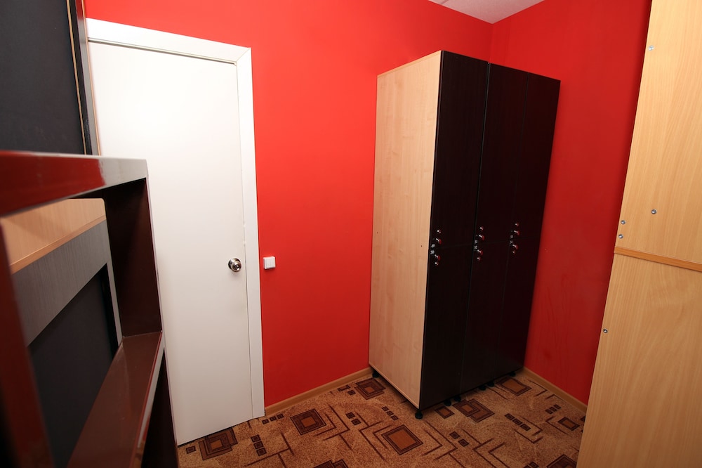 Homebox Capsule Hotel