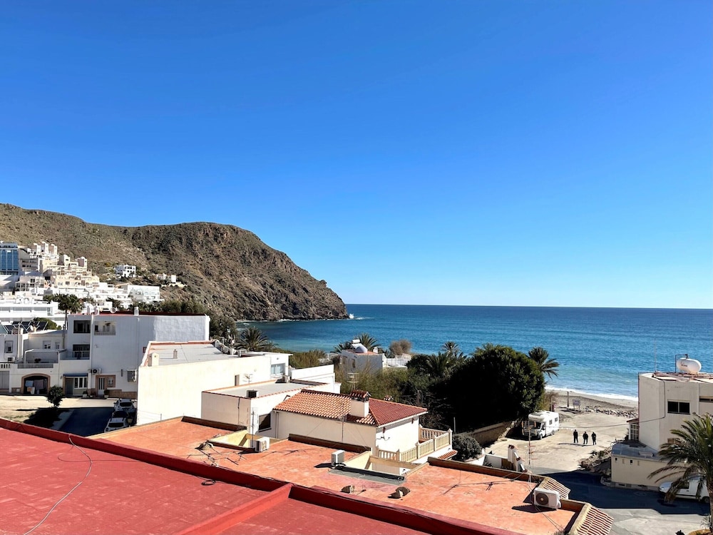 Belvilla by OYO Atico con Jacuzzi en Carboneras