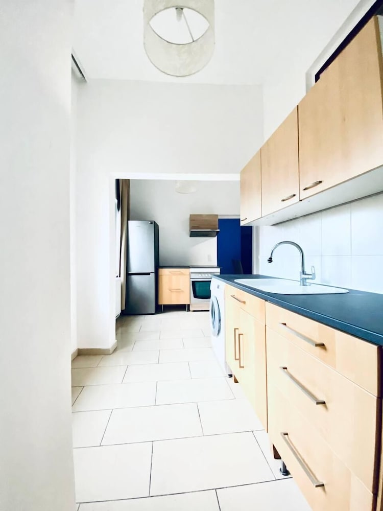 Spacious 4 BR Apt Perfect for Groups