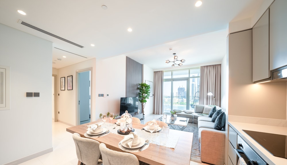 Luxurious 2BR at Sunrise Bay