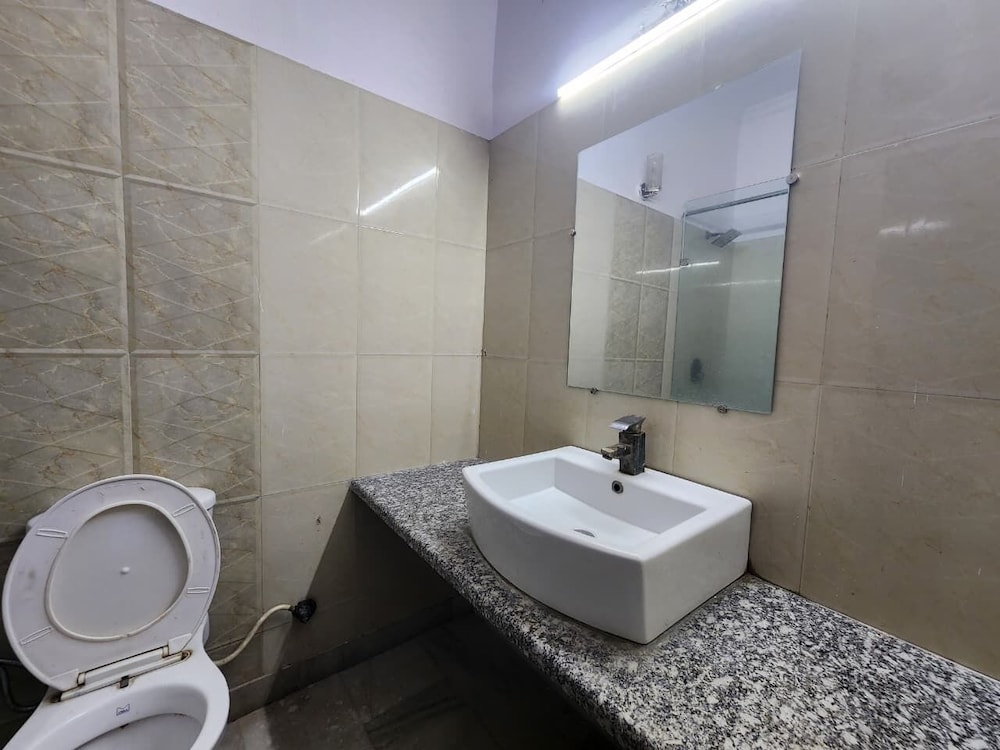Hotel Grand Central Near Karolbagh Metro