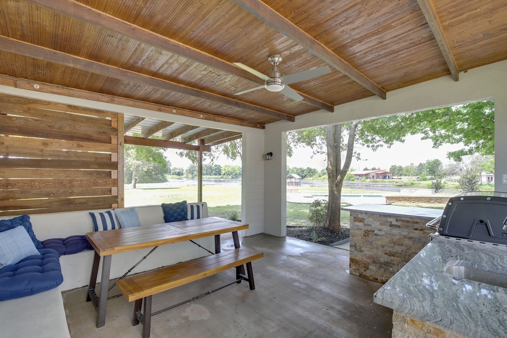 Spacious Kemp Home w/ Private Pool & Guest House! view 5