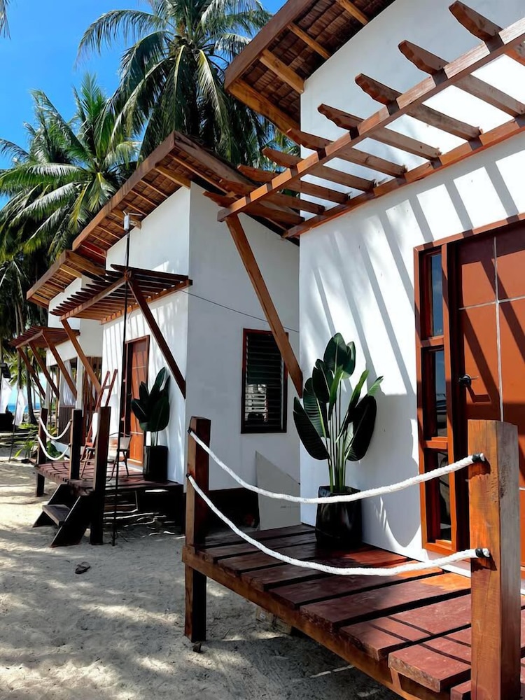 Tatak Balabac Beach Camp