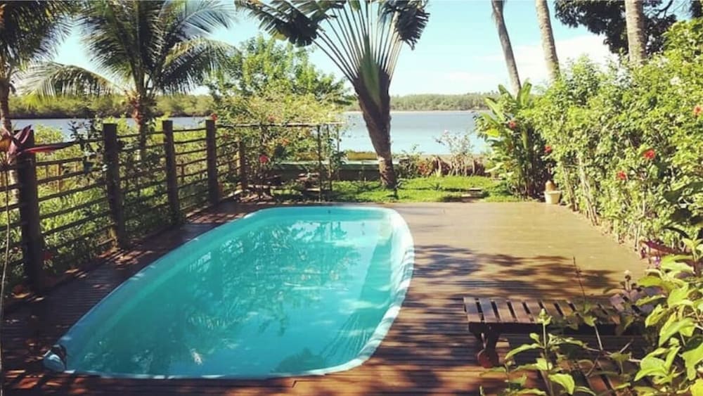 Casa de Temporada Felicidade, 38 Hóspedes, 2 Piscinas, 9 Suítes e 2 Churrasqueiras em Itacaré Bahia