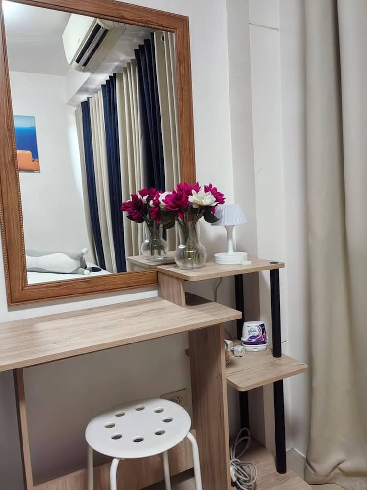 The Golden Shore Suites