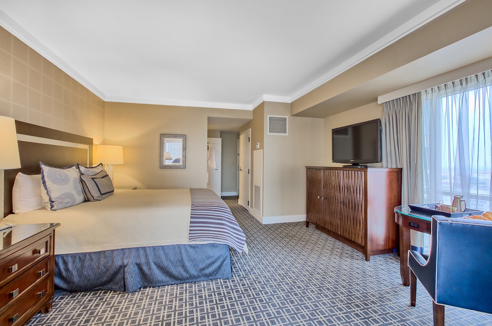 Omni Los Angeles Hotel at California Plaza 17