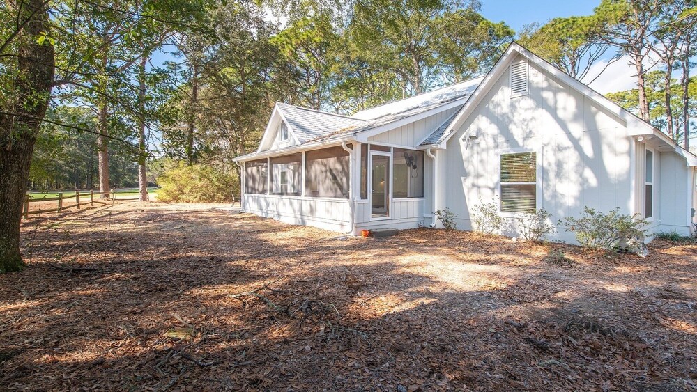 Great Place To Relax And Enjoy A Peaceful Vacation! 4 Bedroom Home by Peace Vacations view 4