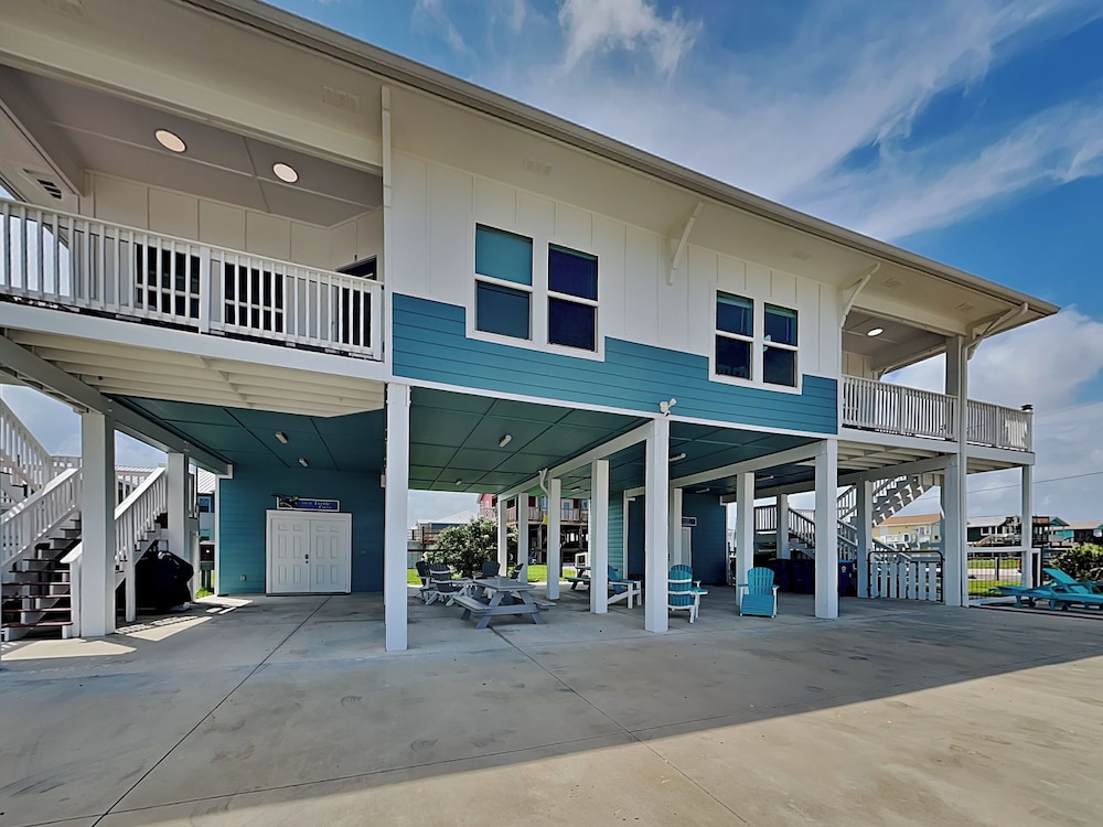 Inn at Turtle Cove by Miss Kitty’s