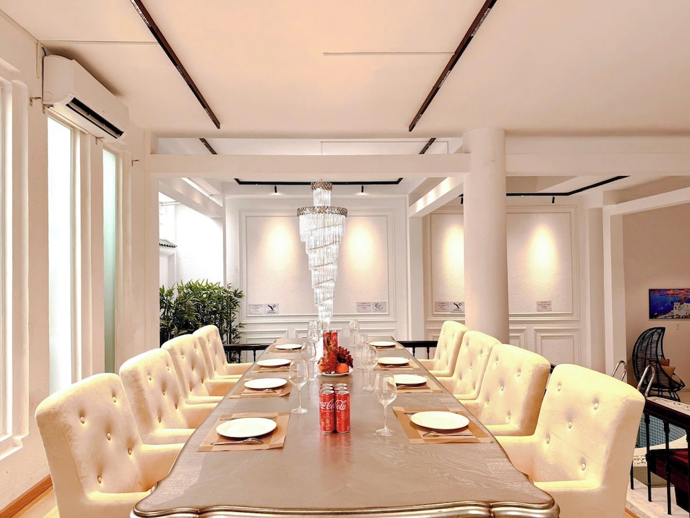 Lux white villa 9 Bedrooms