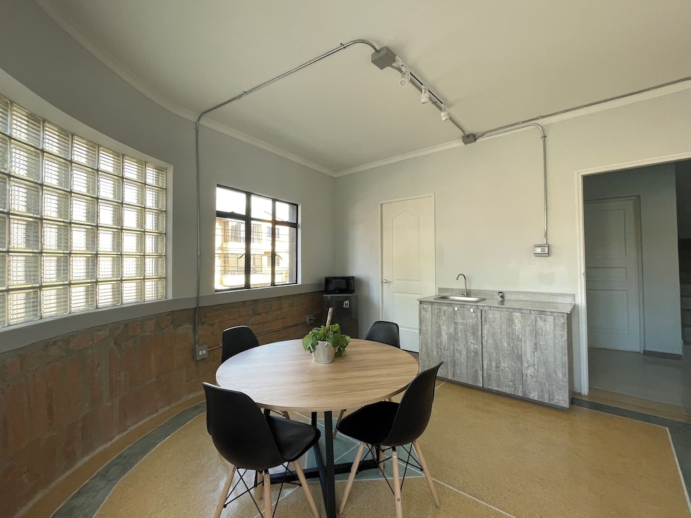 Alojamiento pet-friendly en Medellín, sector Laureles