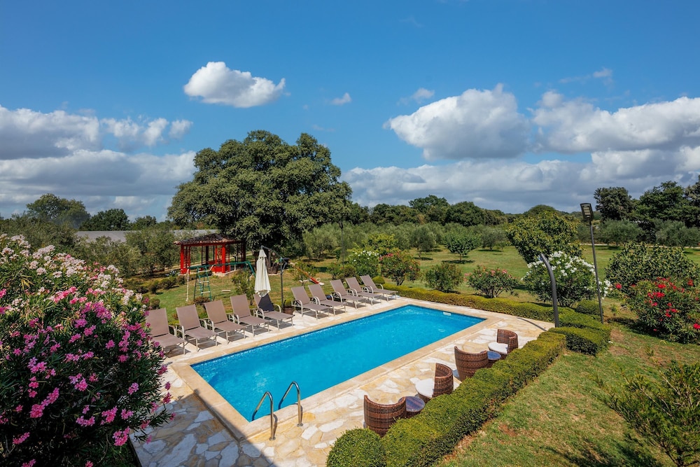 Pool Villa Divina in i an