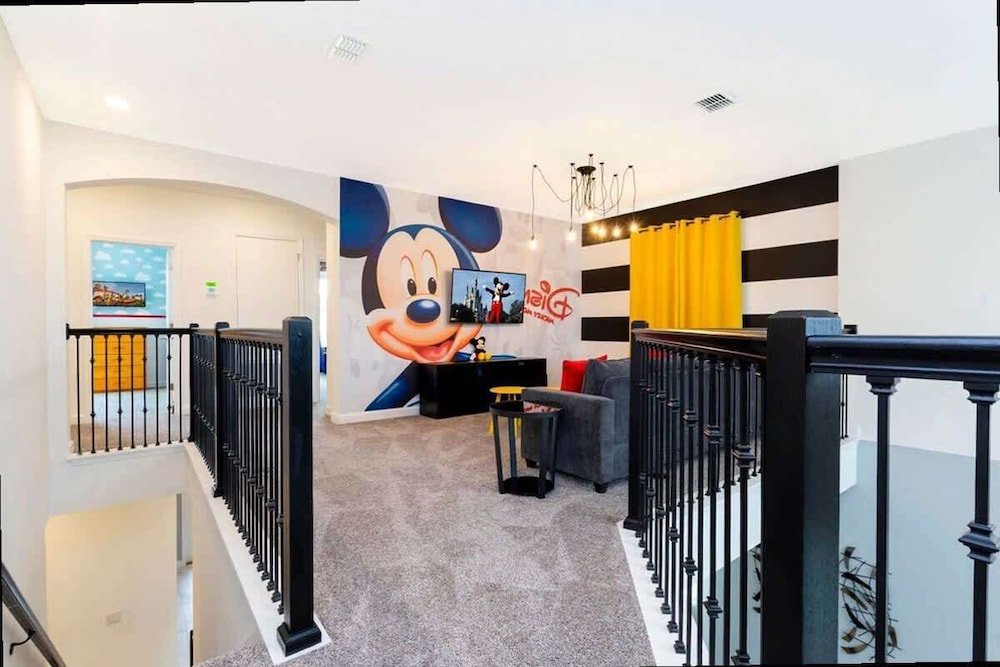 Luxe 5BR Villa Pool Game Room Minutes to Disney