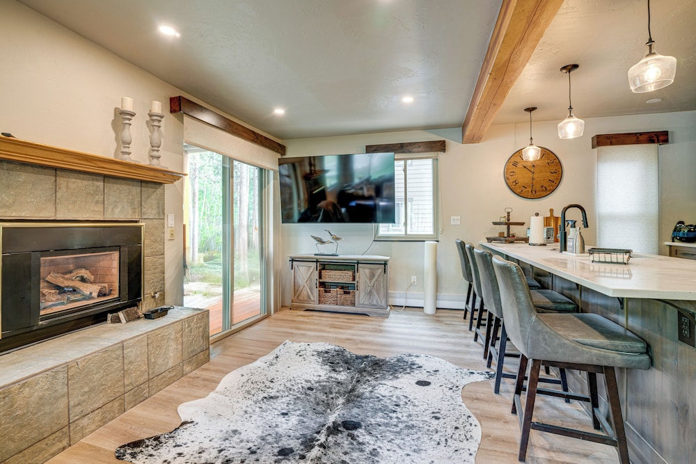 Walk to Slopes & Main St: Cozy Breckenridge Condo!