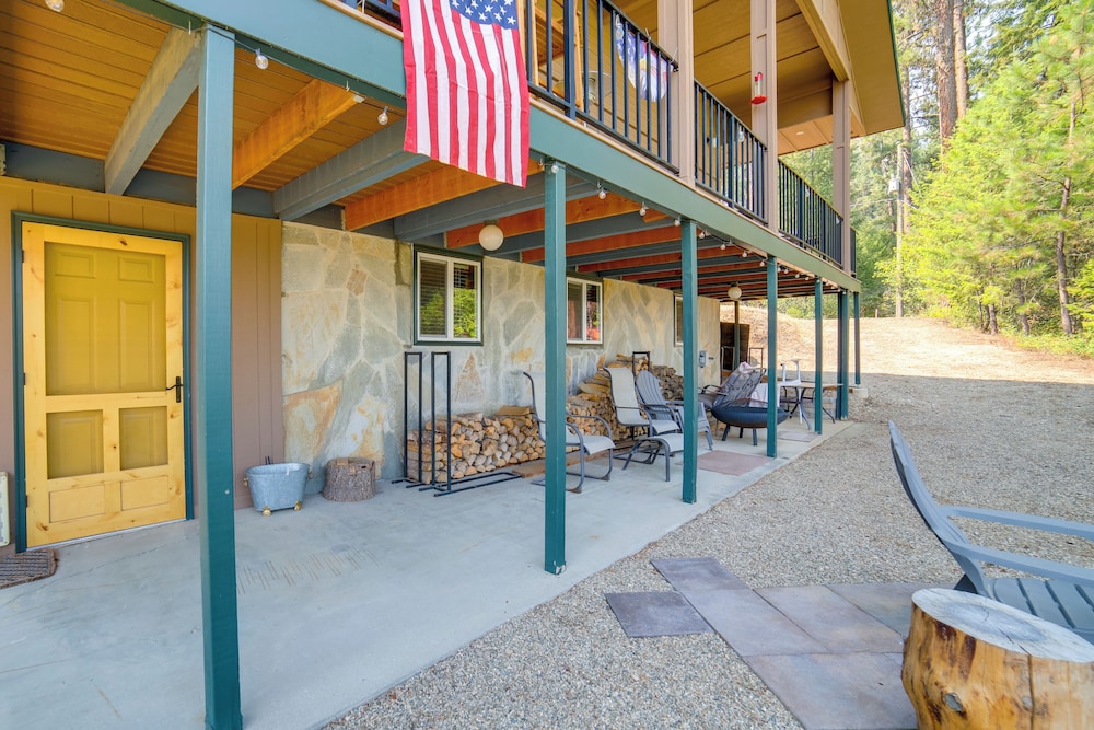 Mtn-view Oasis w/ Pool Access in Garden Valley