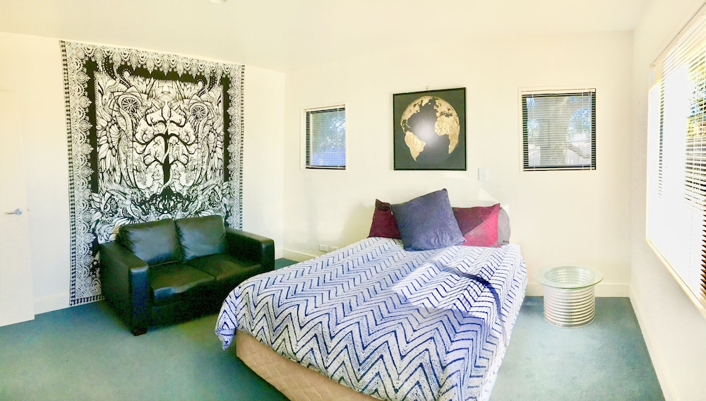 The Oasis by the Sea and Forest view 2
