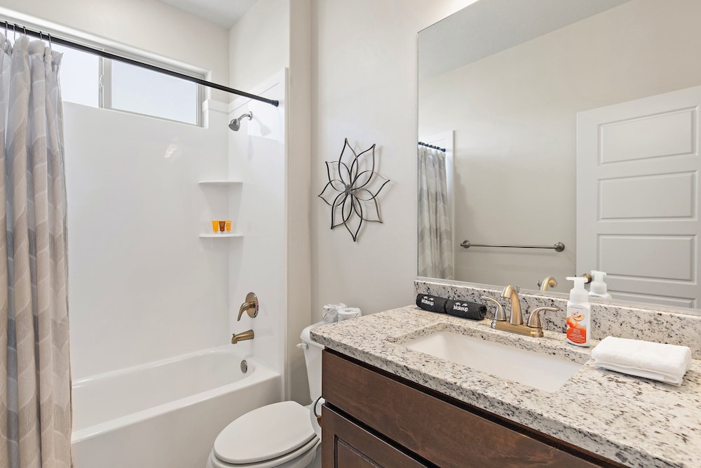 Above Parr - Pet Friendly! 5 Bedroom Home