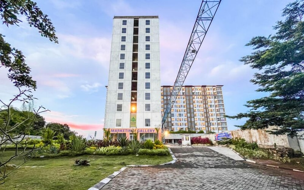 Comfy 1BR Apartment at Tamansari Skylounge Makassar