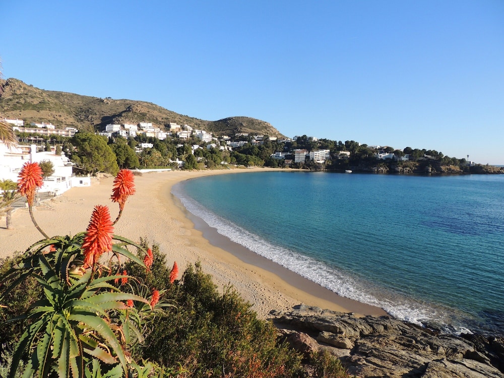 Apartment in Roses Near Beach