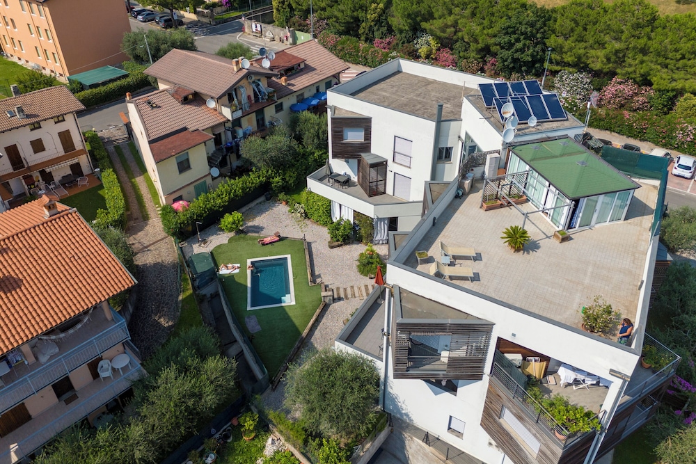 Onyx House With Shared Pool view 2