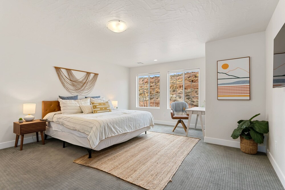 Modern Oasis 5 Bedroom Townhouse view 4