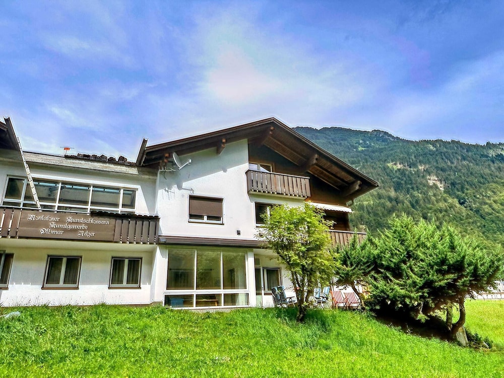 Beautiful Apartment in Gortipohl With Garden