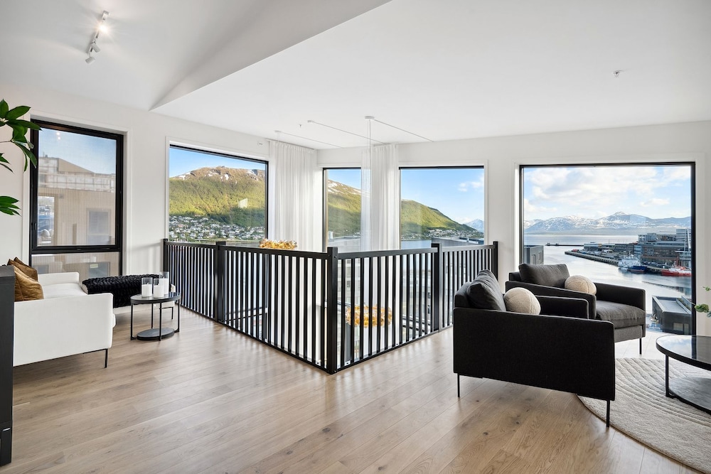 TotalApartments Northern Lights Penthouse