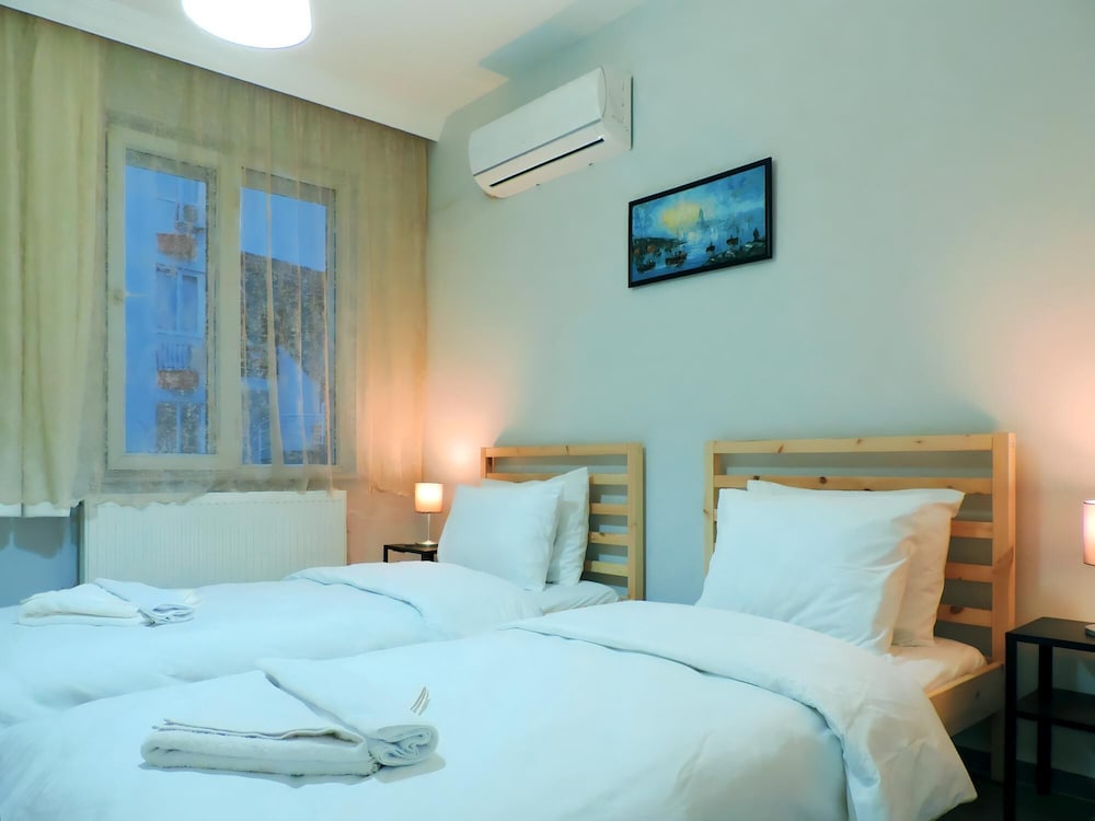 Flat w Pool Balcony 10 min to Beach in Antalya