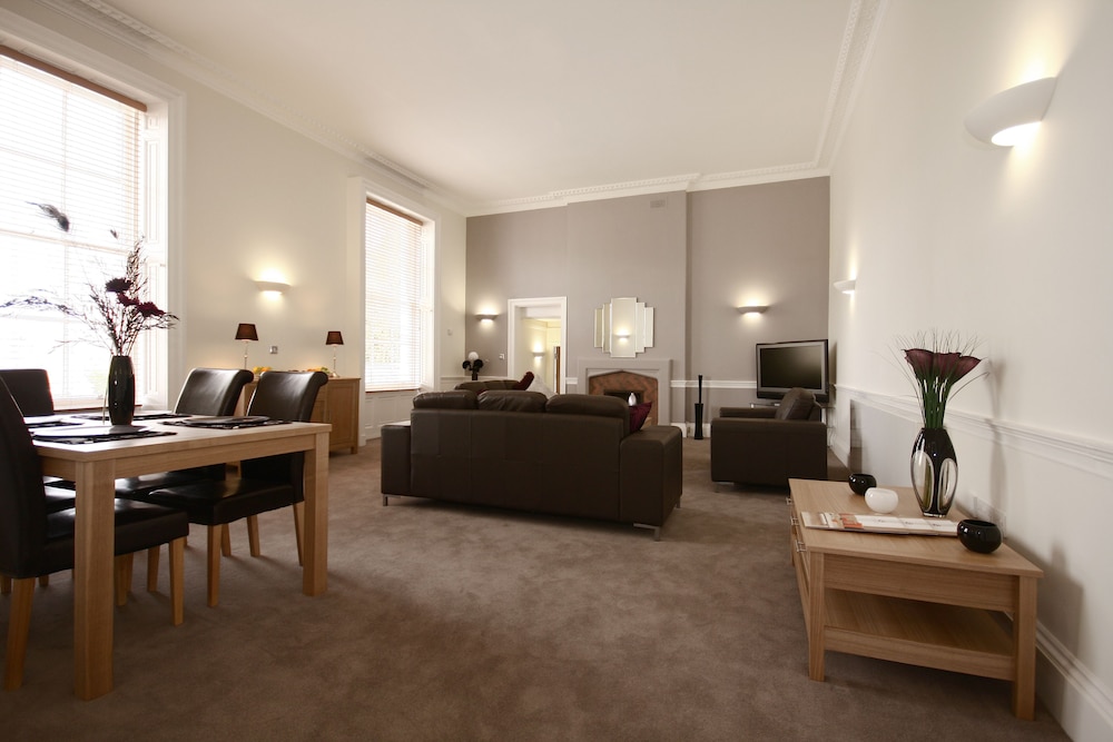 Berkshire Rooms - Wokingham