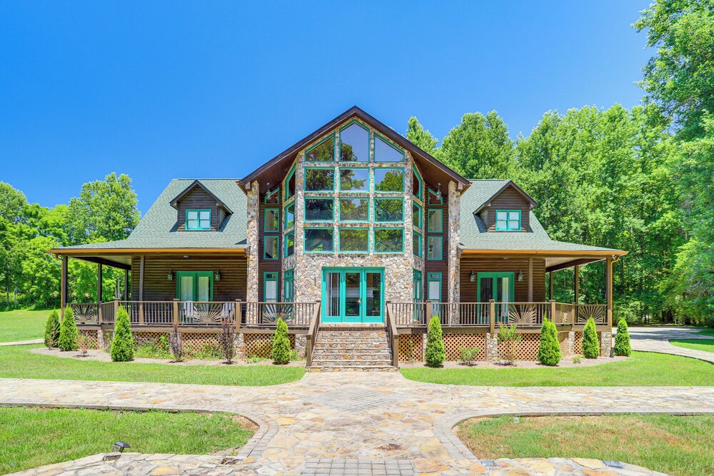 Beautiful River Front Estate in North Georgia!