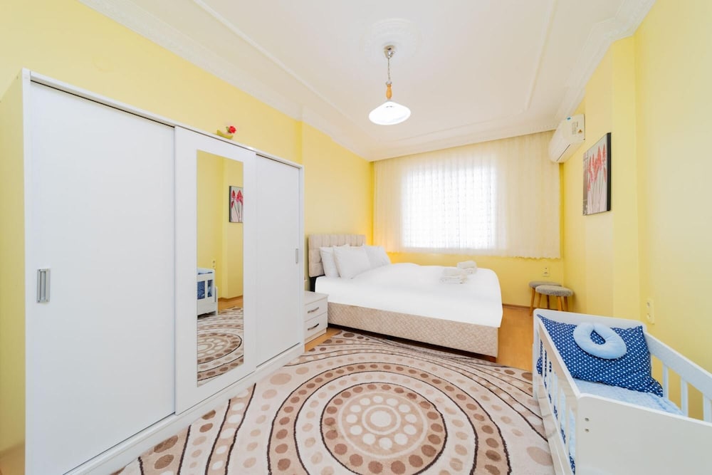 Central Fully Furnished Flat in Antalya Kepez