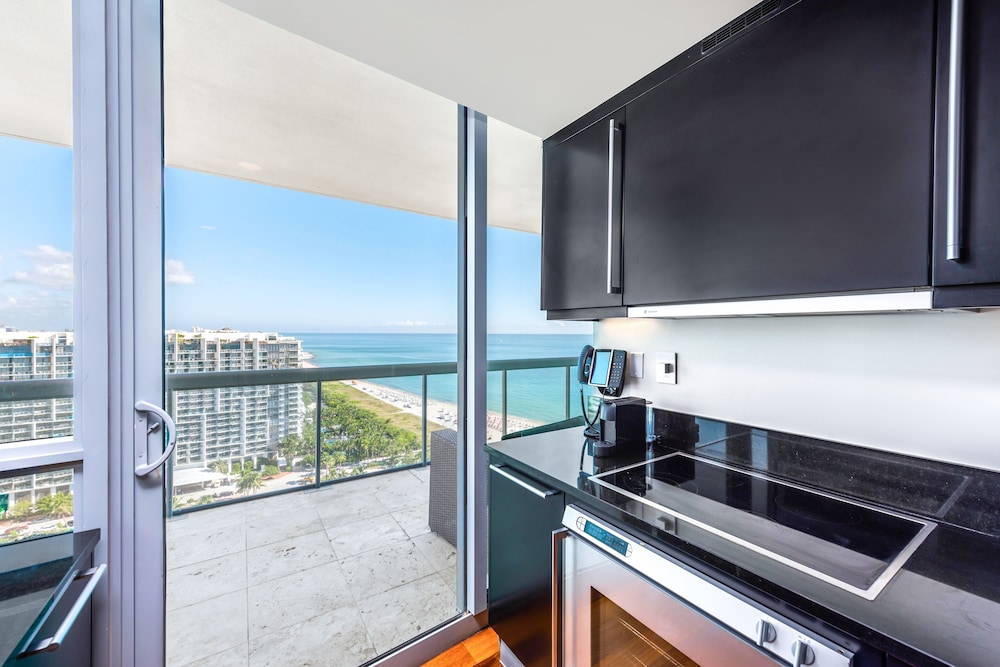 Luxury Vacation Rentals at The Setai by LRMB