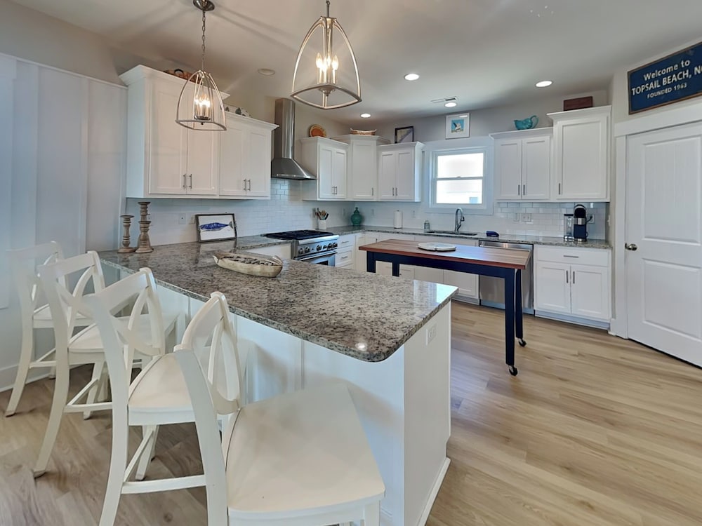 Queens Grant by Topsail Realty