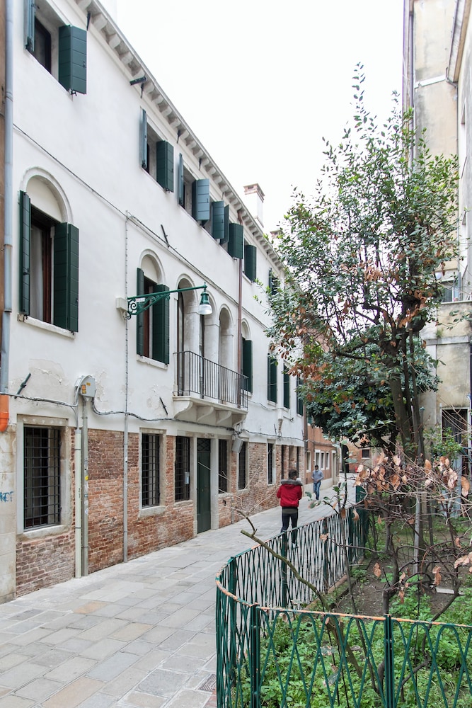 Palazzo Venere Apartments