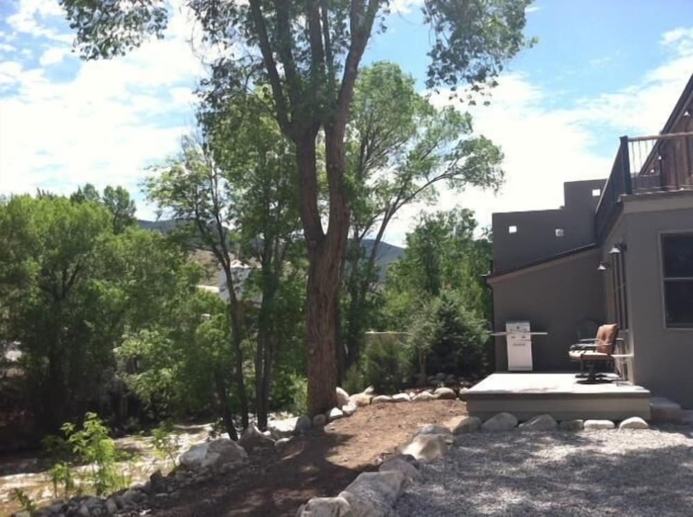 River House Upstream 2 Bedroom Holiday Home By Pinon Vacation Rentals