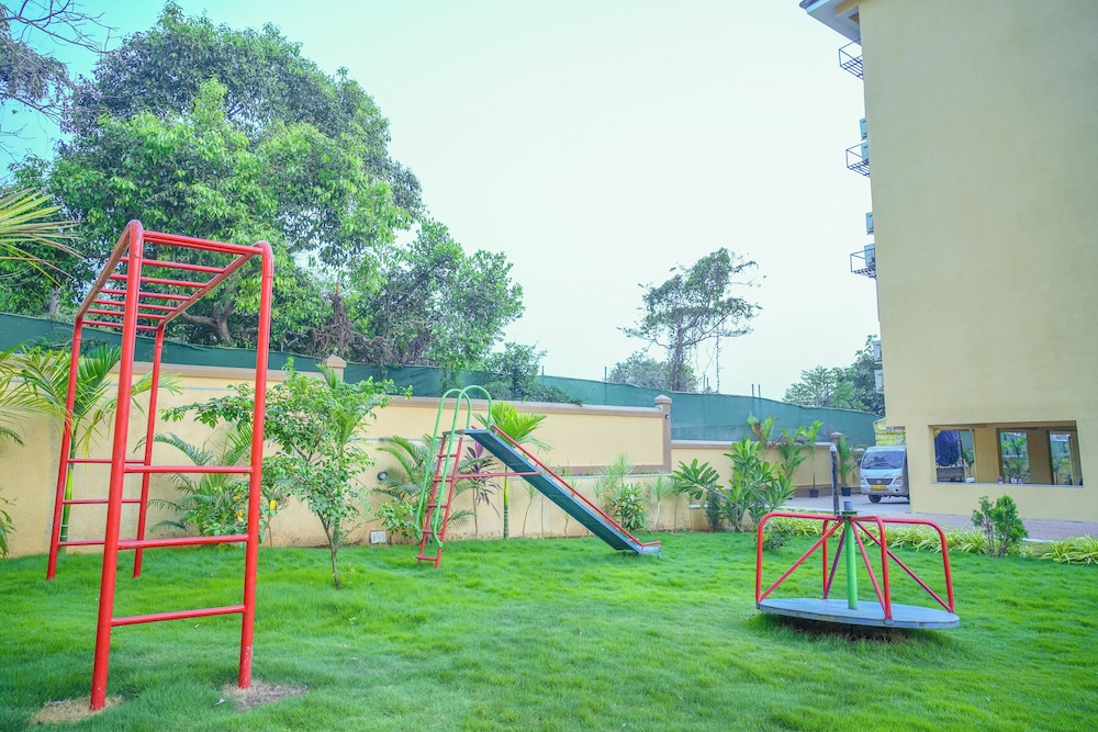 Alaya Stays Veera Marina 2BHK