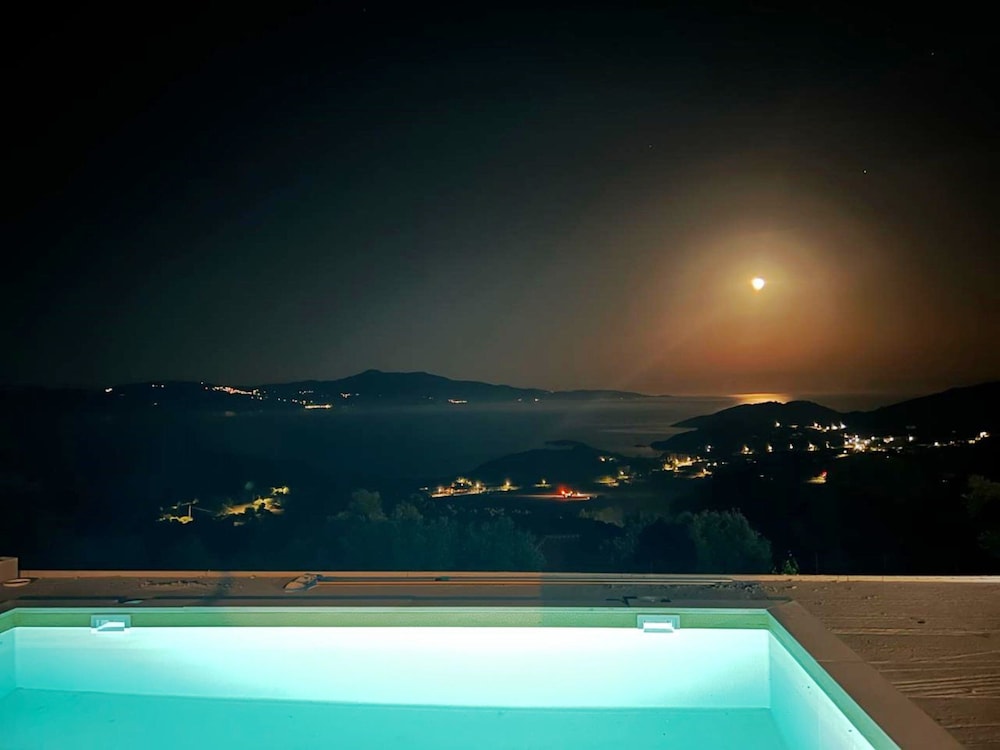Four Seasons Villas