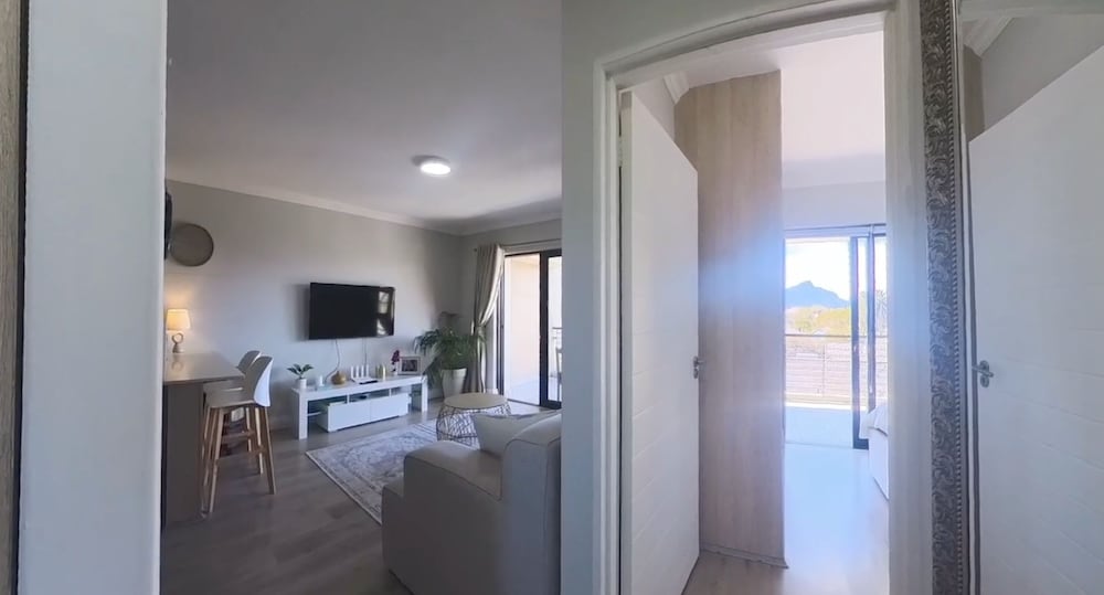 Immaculate 2-bed Apartment in Cape Town