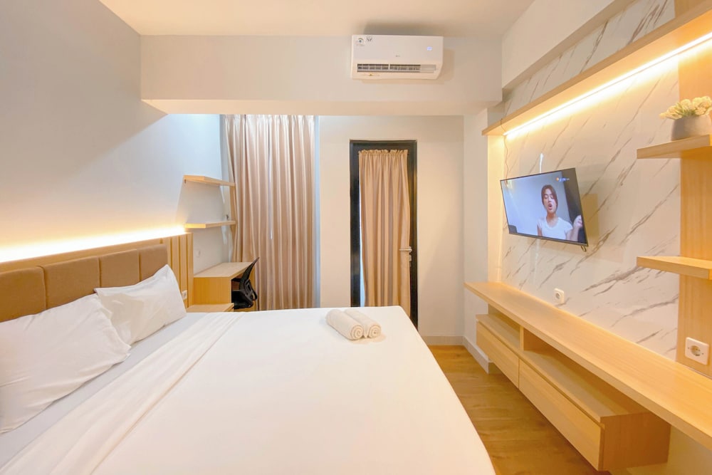 Wooden Nest Studio At The Alton Apartment