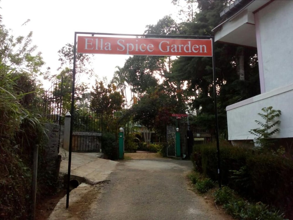 Lizzie Villa Guest House