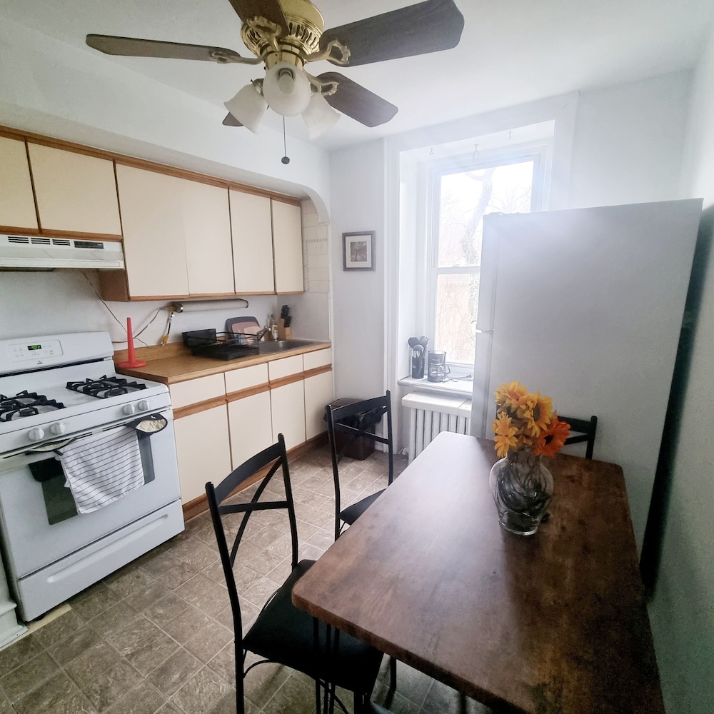2 Bedroom 1 Bath Apartment view 4