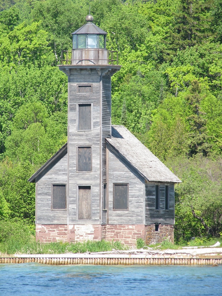 White Pine Lodge