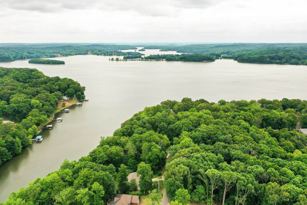 Lakefront Cadiz Home w/ Hot Tub! view 3