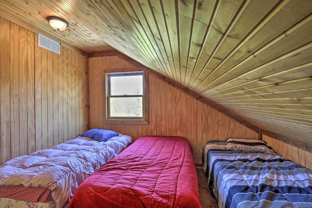 Lodge on 240 Acres w/ Deck, Grill & Fire Pit! view 5