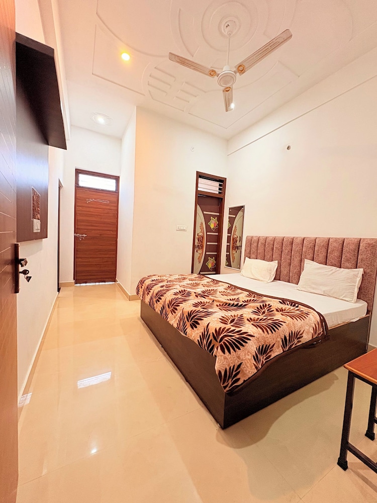 Shri Krishna Palace