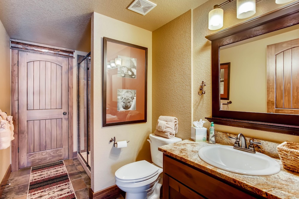 Estes Park Condos - Property Image 100