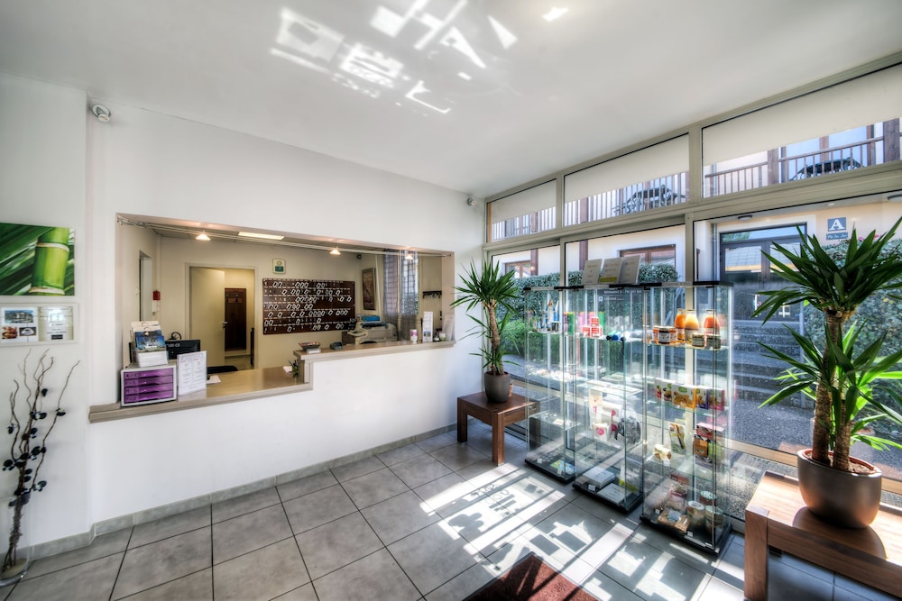 Lourdes Vacations - Zenitude Hotel - Residences L'Acacia Lourdes - Property Image 17