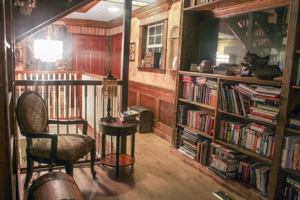 Book Nook Inn